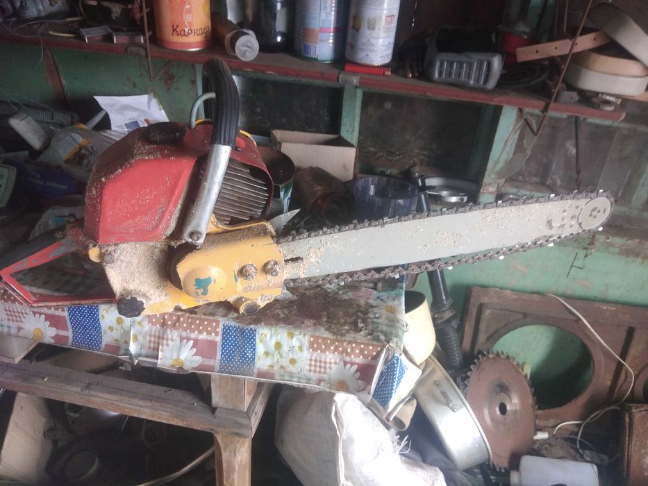 Продам бензо пилу