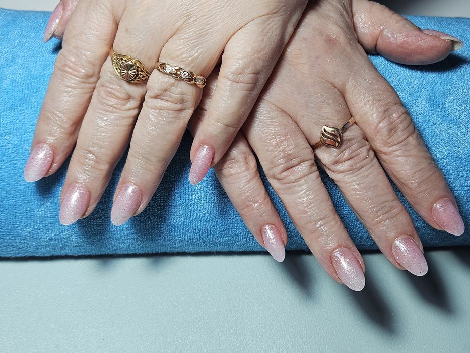 Manichiura pedichiura tratament spa pentru mâini si unghii