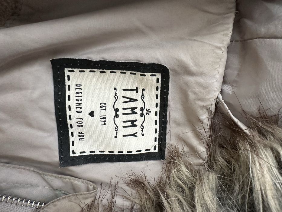 Куртка для девочек с капюшонм. Серого цвета.