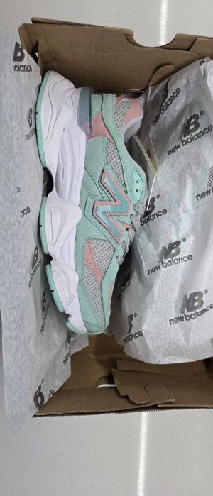 New Balance Mint/Pink