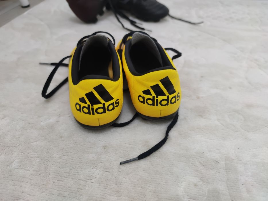 Естествена кожа Футболни бутонки Adidas р-р 31, 32, 33