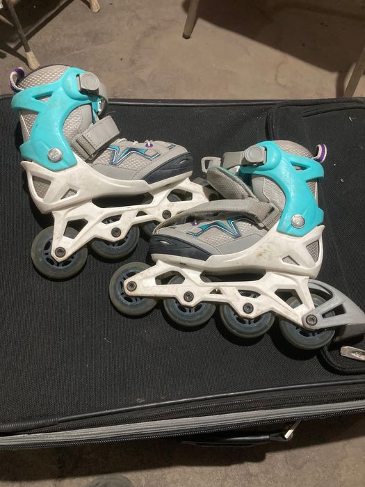 Ролери 29-32,32-35.Ролкови кънки 30-31.