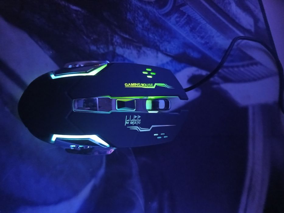 Продам клаву мышку в подарок