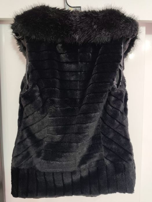 Дамски елек с пух