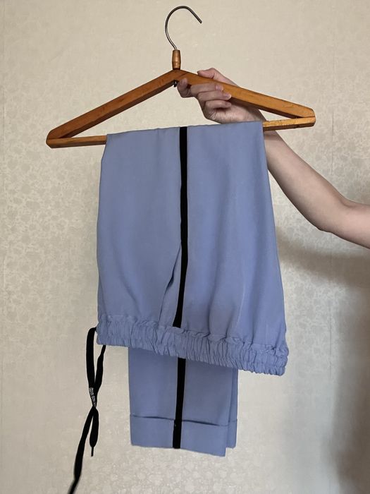 Продам классический костюм