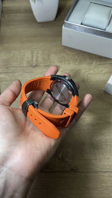 Часы кварцевые CERUTTI