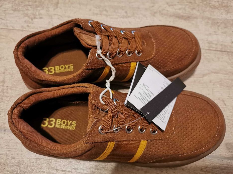 Pantofi sport din piele intoarsa, marimea 33.