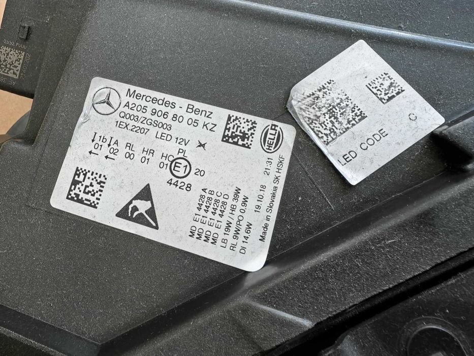 Mercedes Benz C class W205 фейслифт ЛЕД десен