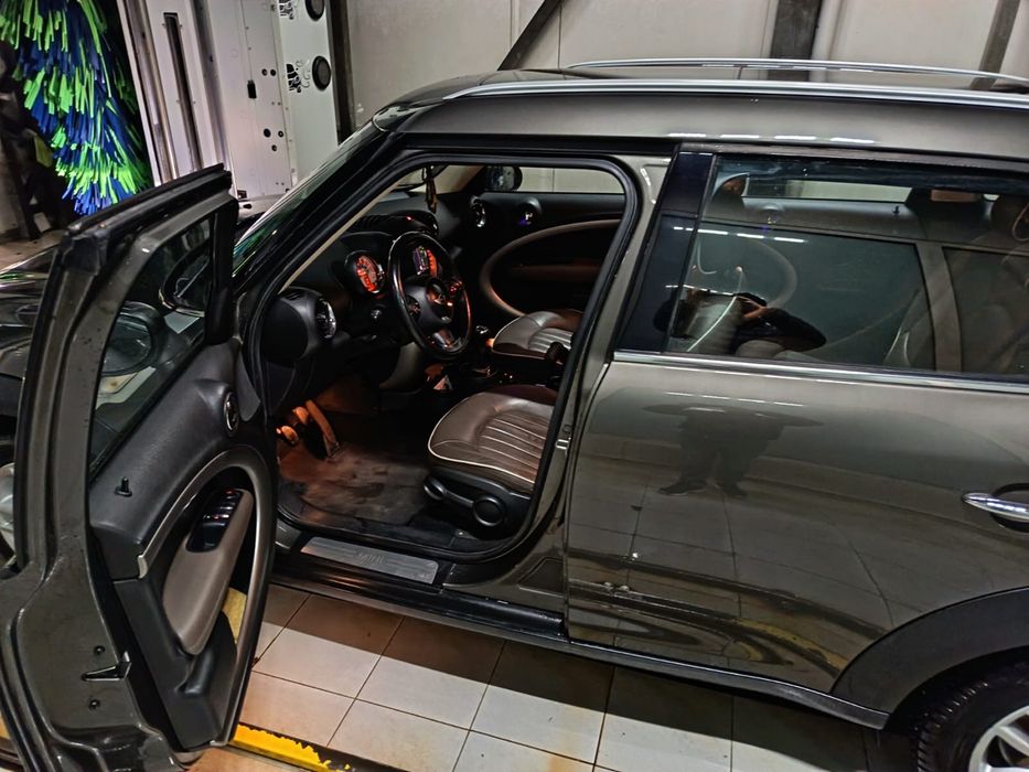 Vand Mini Countryman- sau schimb cu automata