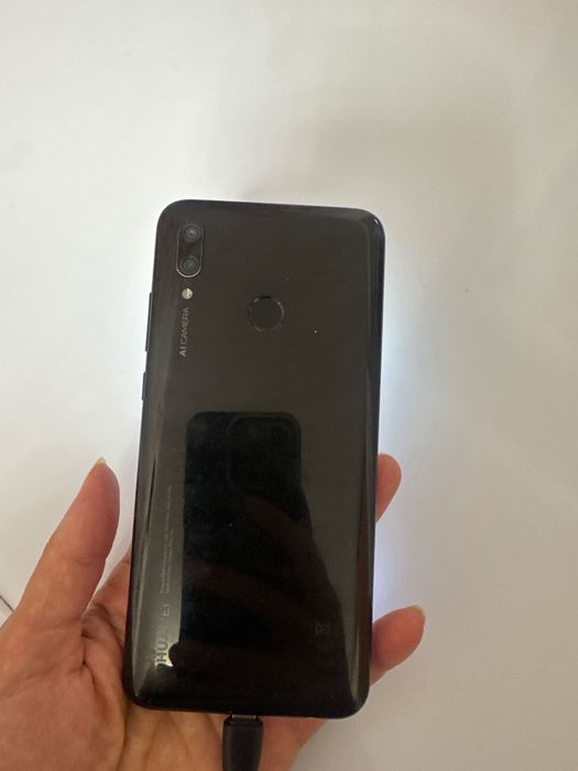 Продам телефон Huawei