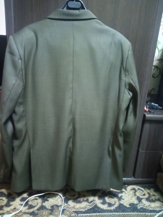 Продам мужской костюм