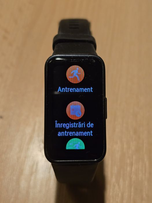 Brățară fitness Huawei Band 8, cablu încărcare, cutie, brățară silicon gratuită