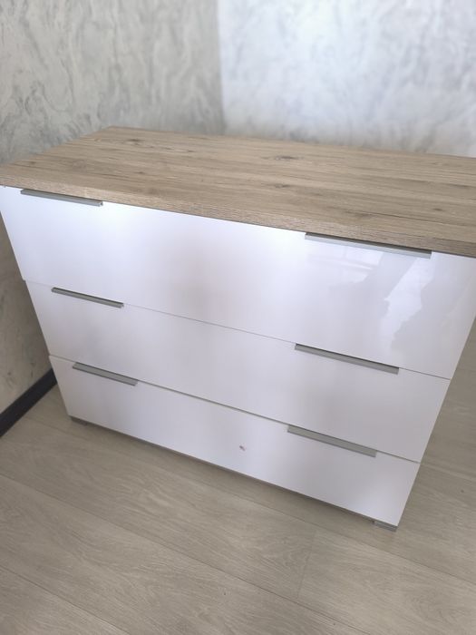 Продам спальный гарнитур