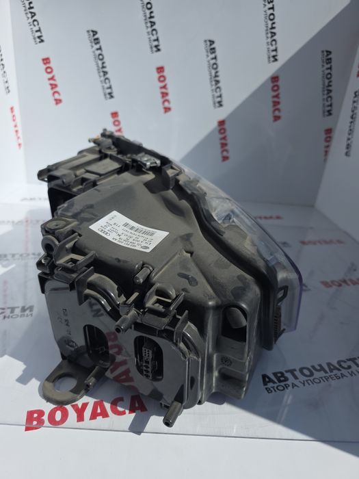Десен фейсов ксенонов фар Audi A8 04-07г