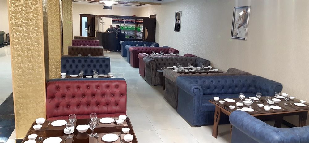 4,6 kishilik yumshoq mebel + stol to‘liq komplekt sotiladi