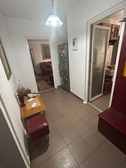 Vând apartament 2 camere 60mp, et. 4/4 uta