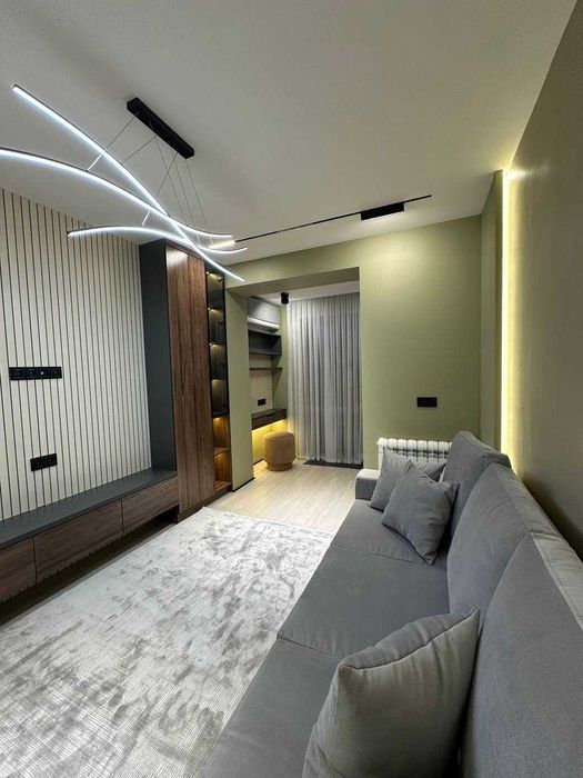 Сдаю срочно новую 3-ком квартиру на Цум Ц-7 3/4/4 (P6)