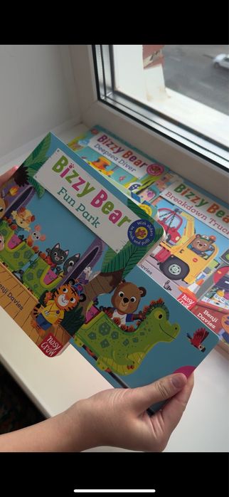 Интерактивные книги Bizzy Bear