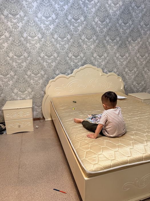 Спальный гарнитур