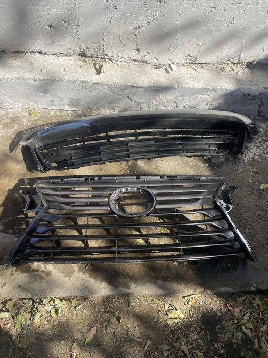 Продам решетку б/у от lexus rx200t