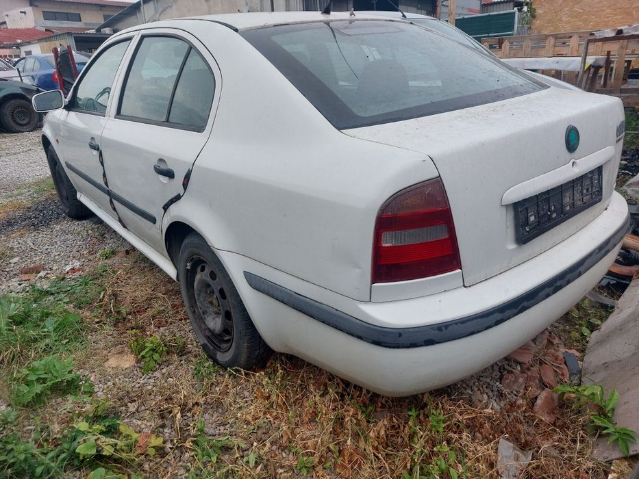 Skoda Octavia 1.6 На части