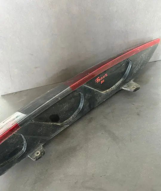 Lampa / Tripla stop dreapta pe aripa Ford Focus 2005