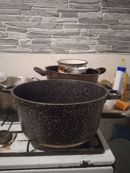Продам казан Uakeen.большой.9 литра