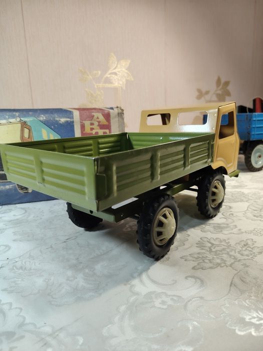 Игрушка машинка советская СССР