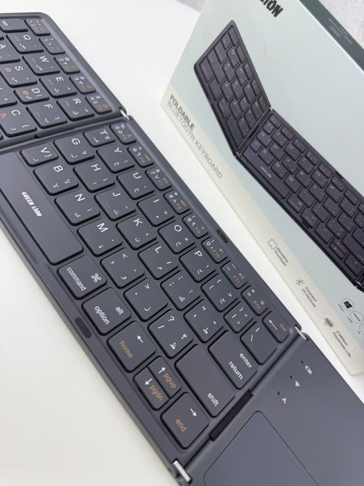 Green lion Bluetooth Keyboard
