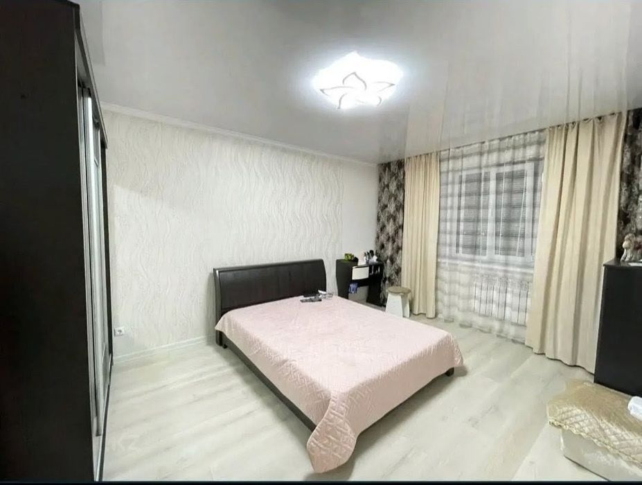 Продается 2 х ком кв Абылайхана 1г