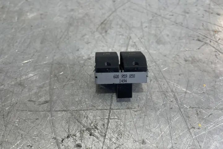 Butoane geam sofer 6Q0959858 / 6Q0 959 858 Volkswagen VW Polo 2002