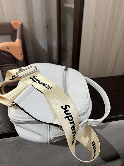 Дамска чанта чисно нова