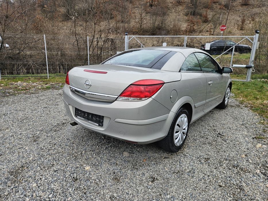Vand Opel Astra H TwinTop 2010 1.6Benzina Euro 5 Cabrio