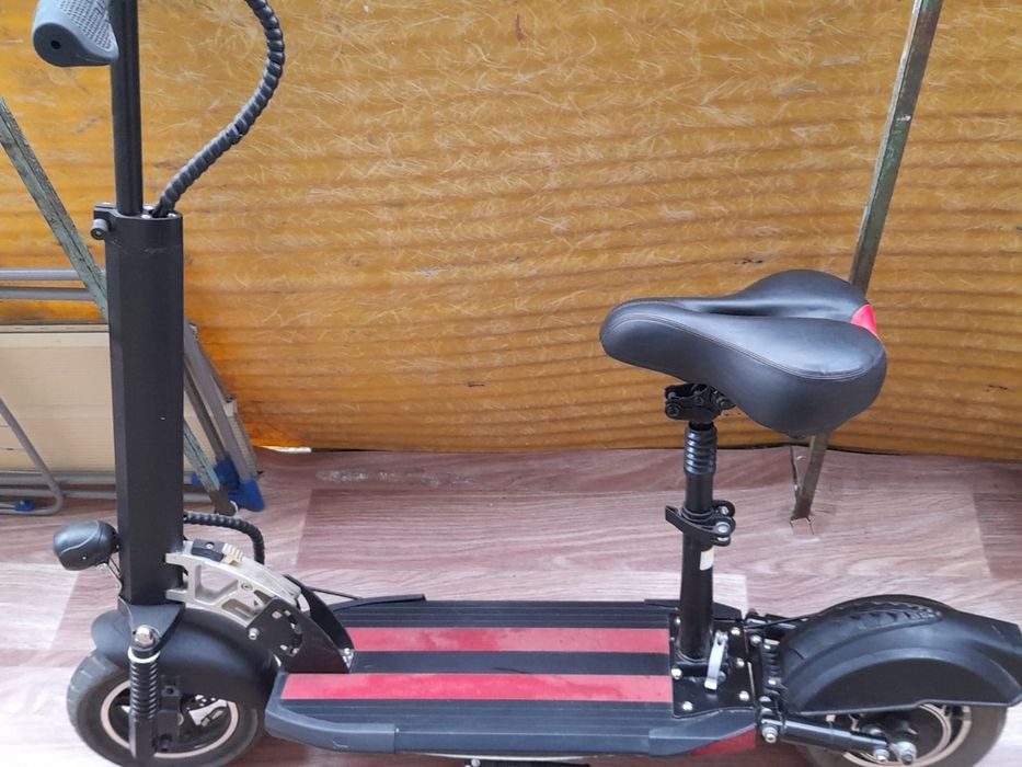 Продам электронный самокат