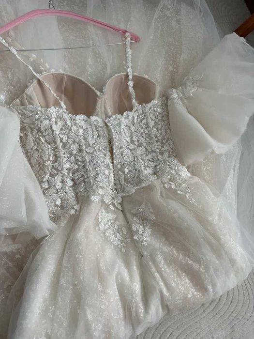 Нежна и елегантна булченска рокля