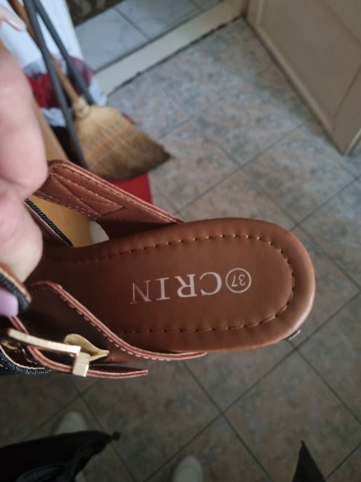 Vând saboti vara noi