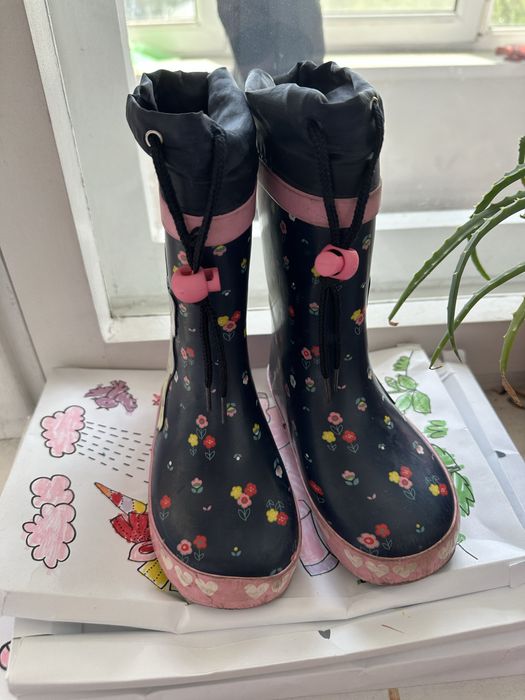 Продам резиновые сапоги