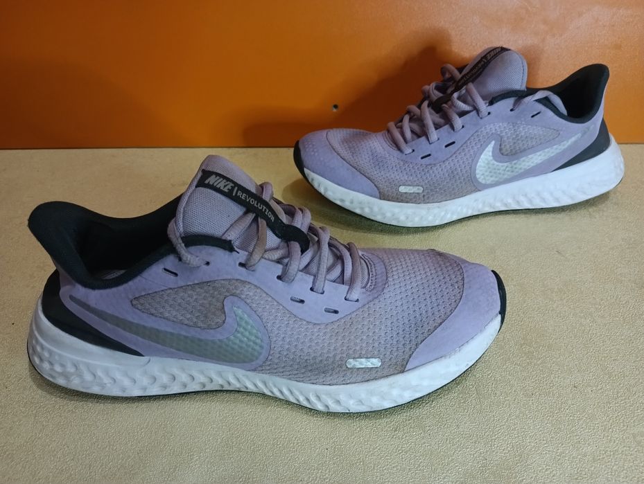Nike Revolution N 39 - 27 лв