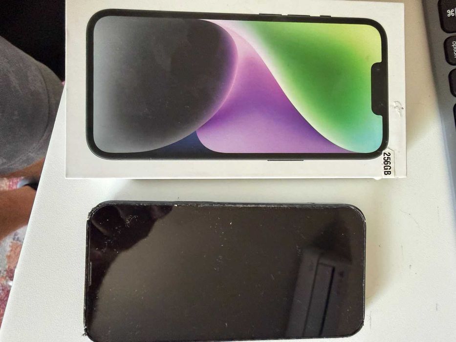 Vand Iphone 14 256gb folosit