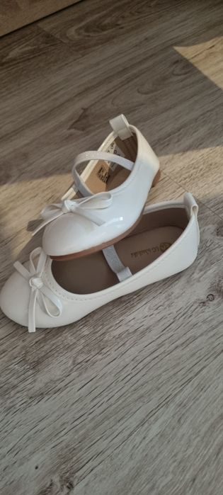 Продам туфли лаковые детские