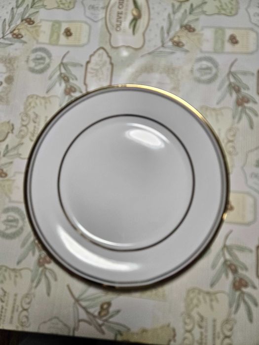 Комплект от 12 елегантни чинии