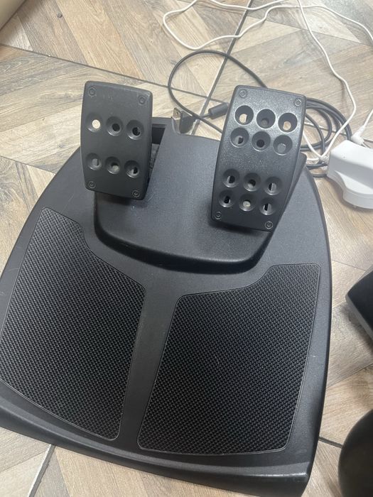 Волан Logitech Momo