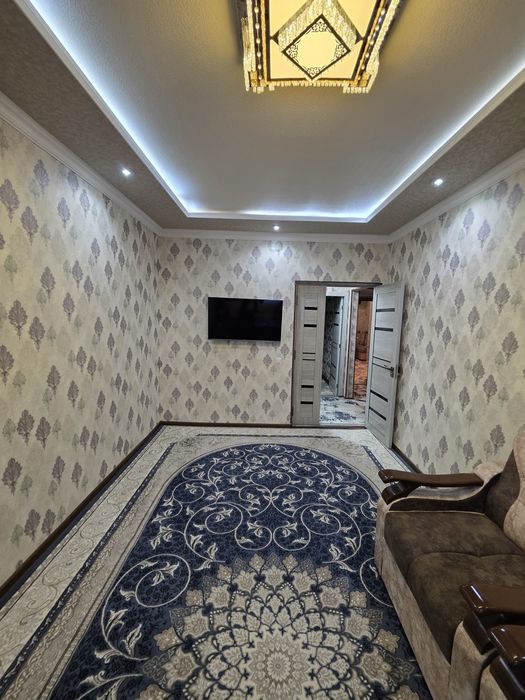 11 maktab 9 bozor oldida