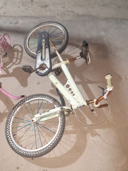 Продам два велосипеда для мальчика и  для девочки