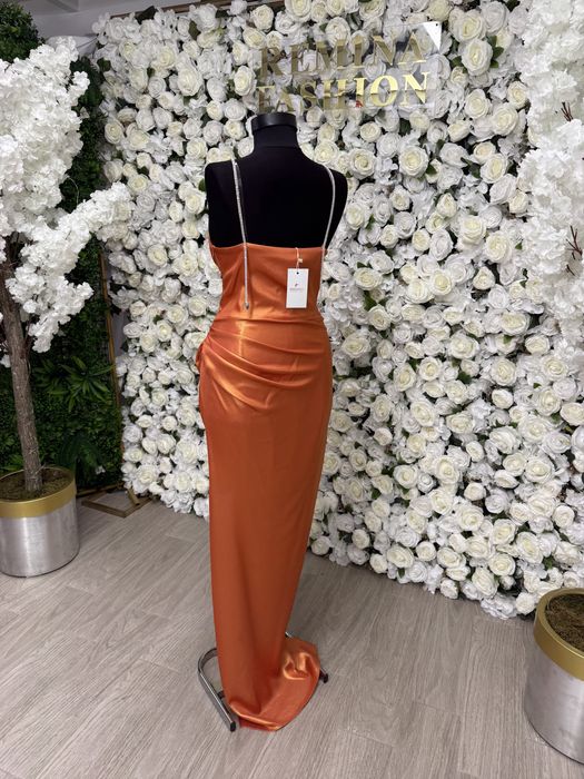 Официална рокля меден оранжев цвят