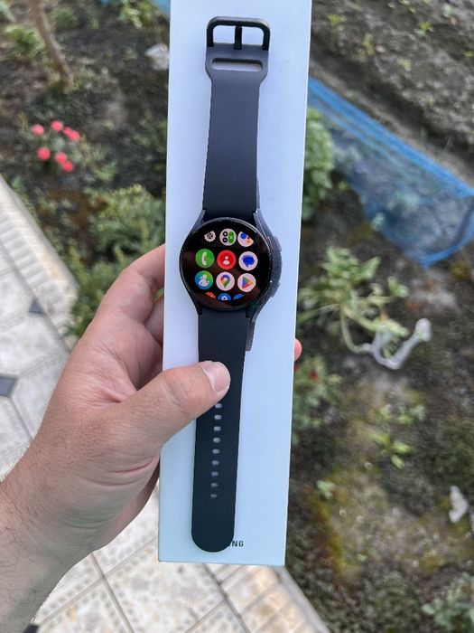 Samsung galaxy Active 5 smart watch