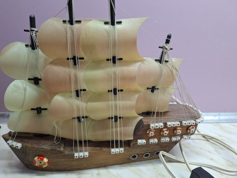 Стари дървени корабчета