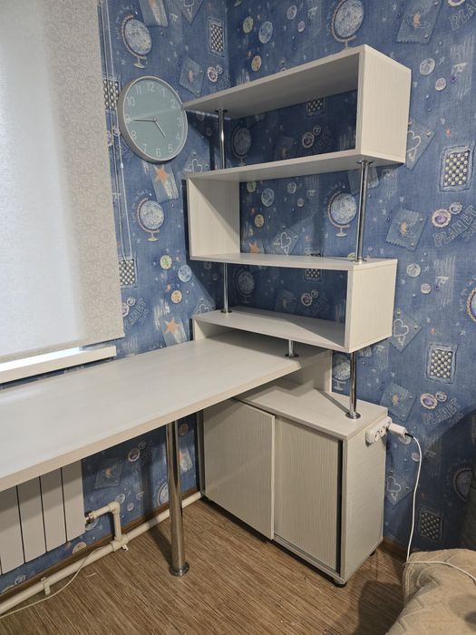 Продам рабочий уголок