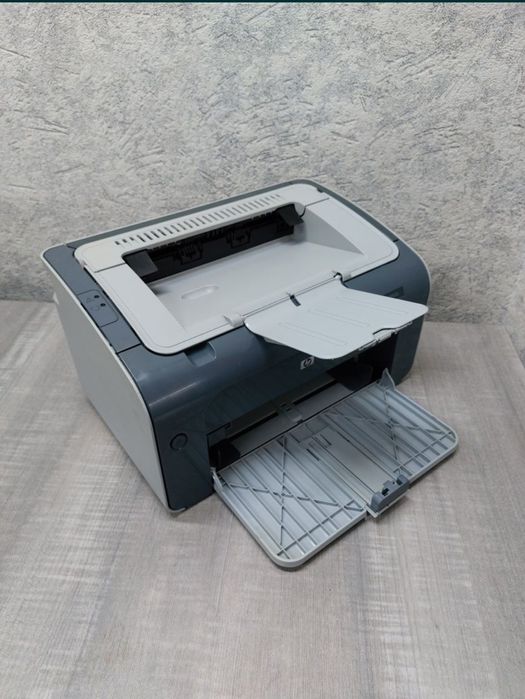HP LaserJet P1102s
принтер