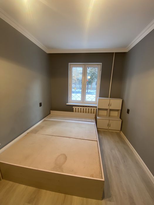 Кровать с тумбочкой